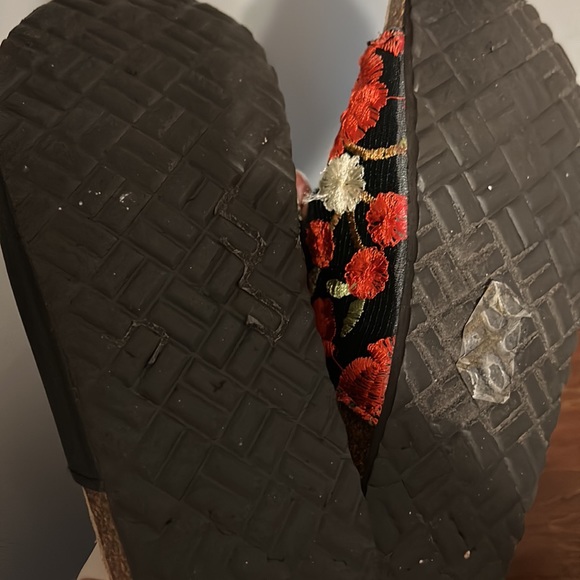 Embroidered MuK Luk Buckle Cork Sandel 8.5 - Picture 5 of 5